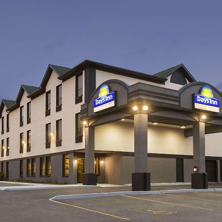 Days Inn By Wyndham Toronto East Lakeview Eksteriør billede