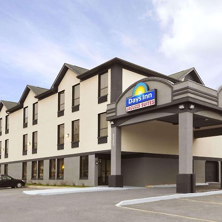 Days Inn By Wyndham Toronto East Lakeview Eksteriør billede