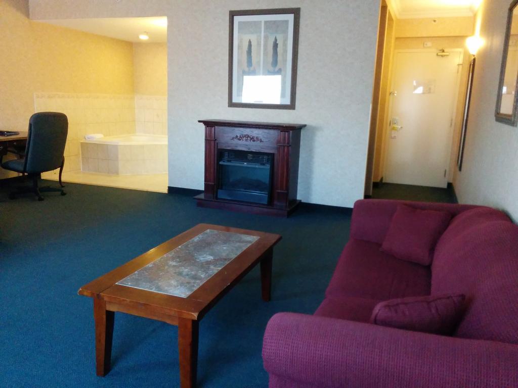 Days Inn By Wyndham Toronto East Lakeview Eksteriør billede