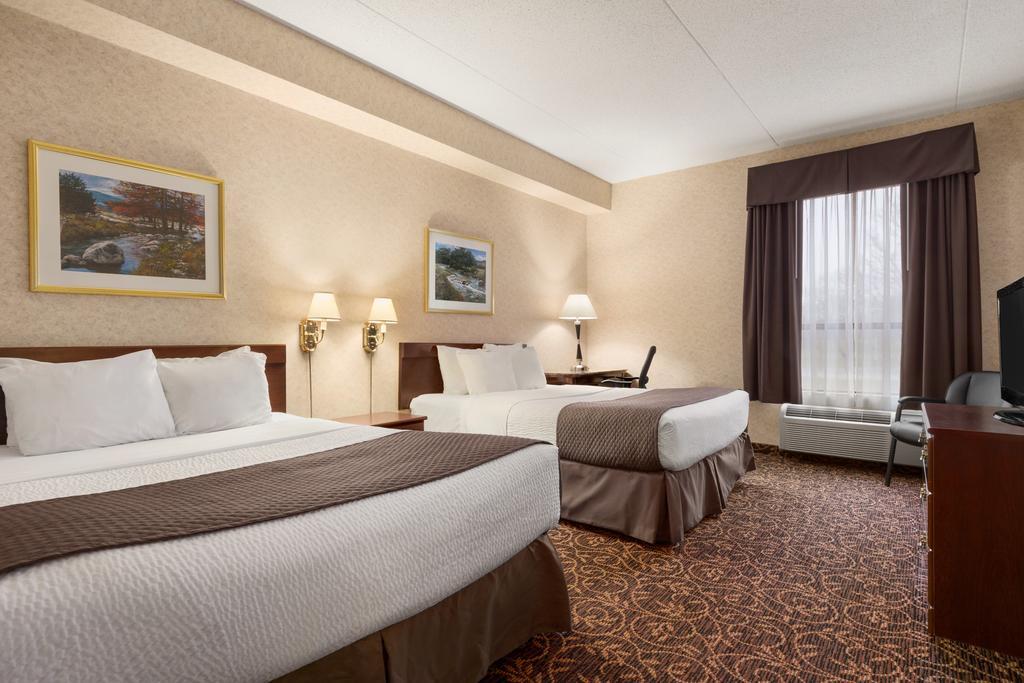 Days Inn By Wyndham Toronto East Lakeview Eksteriør billede